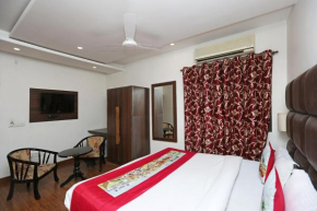 OYO 82049 Hotel Meenakshi Palace